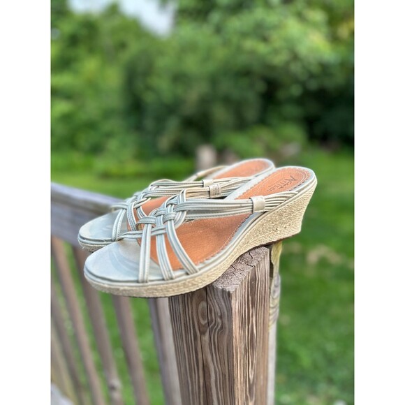 Clarks Artisan Wedge Sandals Heels Womens Size 9 M - Picture 1 of 10